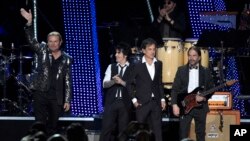 Desde la izquierda, Fher Olvera, Alex González, Juan Calleros y Sergio Vallin, de Maná, en la gala de la Persona del Año del Latin Grammy en honor de la banda en el Mandalay Bay Events Center el miércoles 14 de noviembre de 2018. 