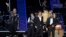 <p>Fher Olvera, a la izquierda, Alex González, Juan Calleros y Sergio Vallin, de Maná, aparecen en el escenario después de presentarse en una gala realizada en su honor.</p>
