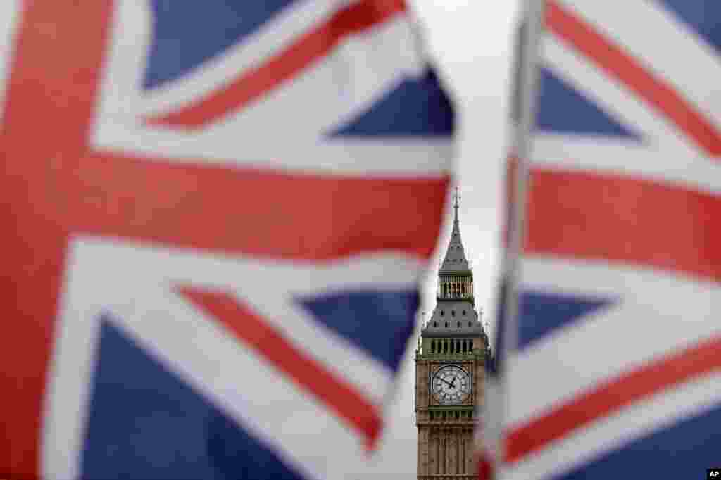 نمایی از برج الیزابت در پارلمان بریتانیا در روزی که برگزیت رسما آغاز شد.