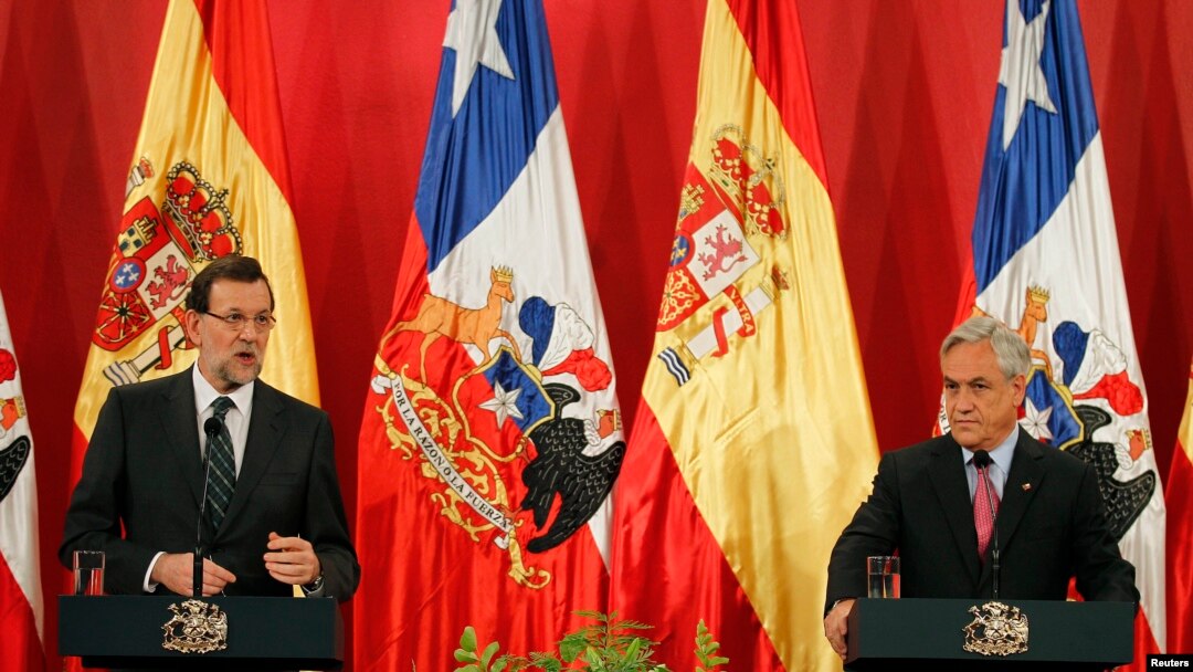 Fue en esta rueda de prensa con el jefe del gobierno español, Mariano Rajoy, que el presidente Piñera pidiera a Cuba su colaboración. 