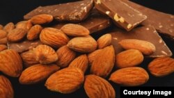 تغییر کالری بادام شاید منجر به تغییر کالری محصولاتی که بادام دارند نیز بشود.