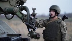 Biden: toute entrée de troupes russes en Ukraine serait considérée comme une "invasion"