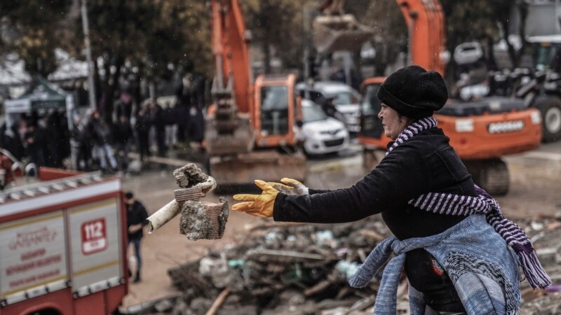 ژمارەی گیانلەدەستدانی ئاکامی بومەلەرزەکانی تورکیا و سوریا گەیشتە زیاتر لە 3,800 کەس