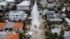 Badai Milton menyebabkan banjir dan kerusakan rumah-rumah warga di kota Siesta Key, Florida, 10 Oktober 2024 (foto: ilustrasi). 