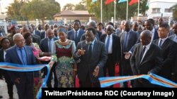 Le président Joseph Kabila Kabange inaugure le Centre commercial Hypnose, aux côtés de sa femme, à Lubumbashi, Haut-Katanga, 2 juin 2018. (Twitter/Présidence RDC)
