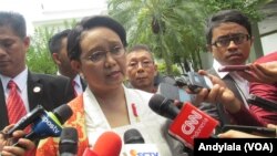 Menlu Retno Marsudi memberikan penjelasan kepada media di Jakarta (Foto dok:VOA/Andylala)