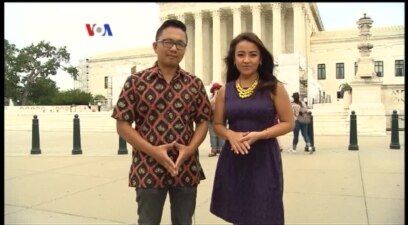 Lezbiyenlar aylanada bir-birlarini yalaydilar