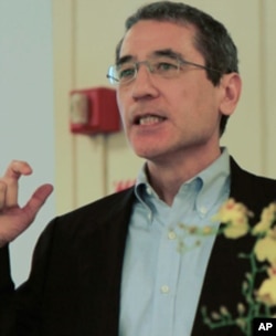 政论作家章家敦