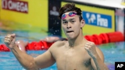 孙杨2017年7月25日在布达佩斯举行的国际泳联游泳世锦赛男子200米自由泳决赛中夺冠。（资料照片）
