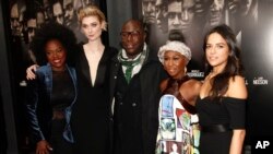 Viola Davis, Elizabeth Debicki, Steve McQueen, Cynthia Erivo y Michelle Rodriguez en una presentación de "Widows" en la Brooklyn Academy of Music. Nueva York, 11-11-18.