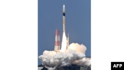 12일 일본 우주항공연구개발기구(JAXA)가 가고시마 우주센터에서 첩보 목적의 정보수집위성 '레이더 6호기'를 H2A 로켓 39호에 탑재해 발사하고 있다.