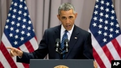 Presiden AS Barack Obama berbicara mengenai perjanjian nuklir dengan Iran di American University di Washington (5/8). (AP/Carolyn Kaster)