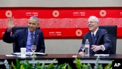 Američki i peruanski predsednici, Barak Obama i Pedro Pablo Kučinski na sastanku Azijsko-pacifičke ekonomske saradnje u Limi u Peruu, 19. novembar 2016. 