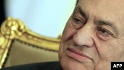 Mübarek'in Kanser Olduğu İddialarını Doktorları Yalanladı