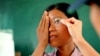 Hỏi đáp Y học: Mắt khó chịu và cườm khô ở người lớn tuổi