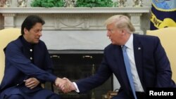 صدر ٹرمپ اور وزیرِ اعظم عمران خان اوول آفس میں۔ 22 جولائی 2019