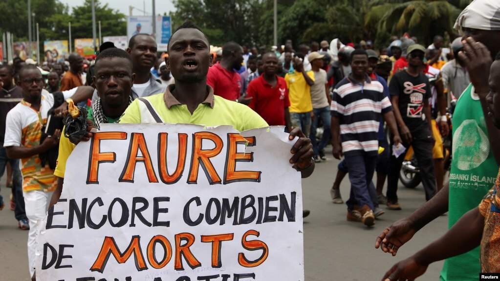 Un manifestant dans Lomé, Togo, le 6 septembre 2017.