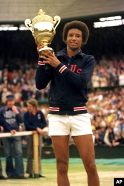 5 Temmuz 1975 - Arthur Ashe Wimbledon'da şampiyon olan ilk ve tek siyah Amerikalı tenisçi