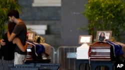 El sábado por la mañana se celebrará un funeral de Estado por la mayoría de las víctimas en el Centro de Exposiciones y Ferias de la ciudad portuaria de Génova.