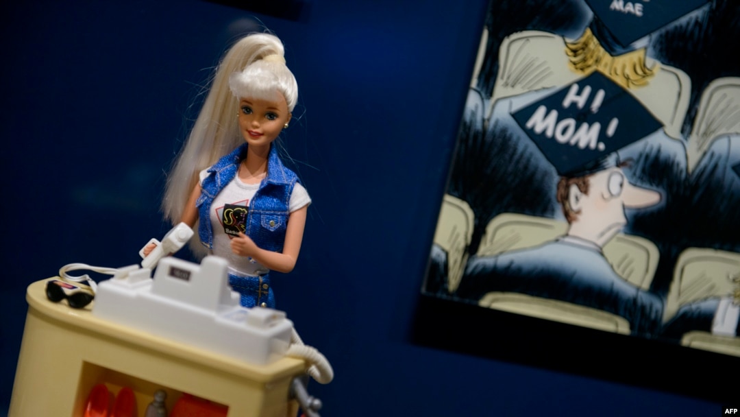 Boneka Barbie di Museum Sejarah Amerika Smithsonian, 11 Juni 2015 di Washington, DC.