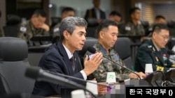 강신철 국방부 장관이 취임 당일인 지난 22일 전군 주요지휘관회의를 주재하고 있다. (출처: 국방부)
