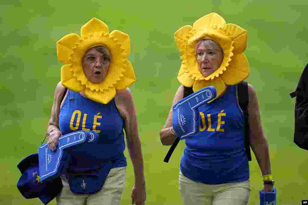 Fans are seen during a Solheim Cup golf tournament foursomes match at Robert Trent Jones Golf Club, in Gainesville, Virginia.