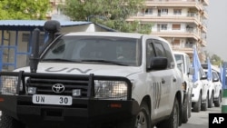 United Nations observers leaving the U.N. office in Damascus, Syria, as they head to areas where protests have been taking place, May 1, 2012. (Reuters)