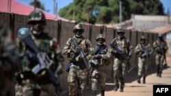 Des militaires en patrouillent à Barra, 22 janvier 2017.