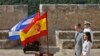 El rey de España Felipe VI y la reina Letizia asisten a una ceremonia en recuerdo de los marineros que cayeron en acción durante la guerra hispanoamericana bajo el mando del almirante Pascual Cervera.