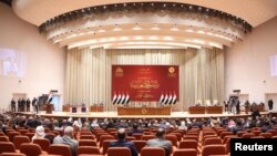 جلسه رای‌گیری مجلس عراق برای انتخاب رئیس‌جمهوری روز پنجشنبه ۲۱ مهر پس از اصابت چند موشک به منطقه سبز بغداد با تاخیر برگزار شد