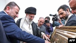 العاروري او د ایران مشر ایت الله علي خامنه اي