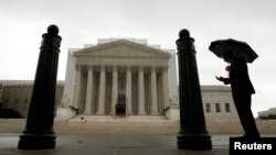 Edificio de la Corte Suprema en Washington, donde se estudiarán dos demandas contra el Obamacare.