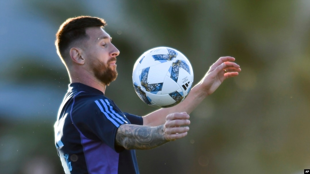 El delantero argentino Lionel Messi durante un entrenamiento de la selección, el martes 14 de noviembre de 2023, en Buenos Aires. 