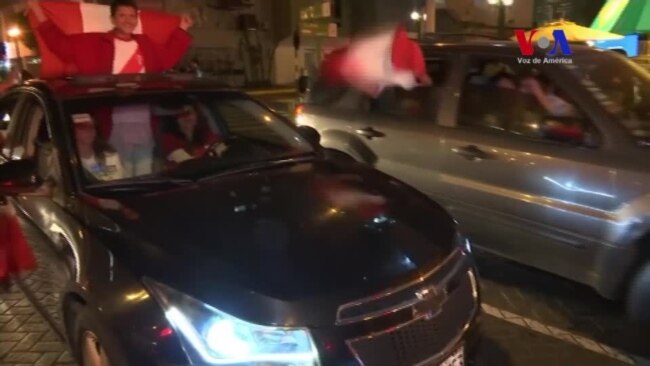 Perú celebra en las calles la clasificación al Mundial 2018