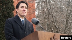 Trudeau, “Bu ülke bir sonraki seçimde gerçek bir tercihi hak ediyor ve iç çekişmelerle uğraşmak zorunda kalırsam, bu seçimde en iyi seçenek olamayacağım benim için açık hale geldi” dedi.