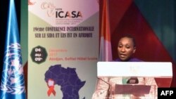 Raymonde Goudou Coffie, vice-présidente de l'ICASA 2017, prononce un discours au dernier jour de la Conférence internationale sur le VIH / SIDA et les infections sexuellement transmissibles (IST) en Afrique (ICASA), Abidjan, 9 décembre 2017.