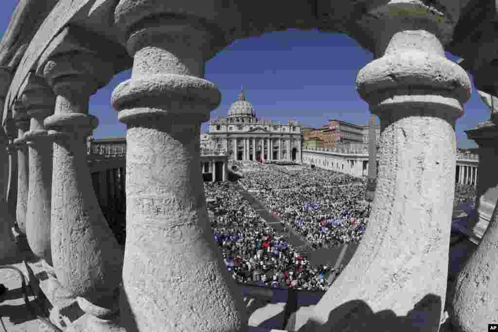 APTOPIX Vatican Pope Mother Teresa