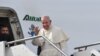 Pope Francis ao embarcar hoje para os Emiratos Árabes Unidos