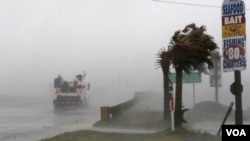 El huracán Florence toca tierra en Carolina del Norte