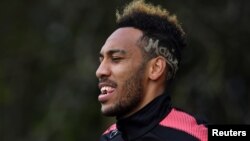 L'attaquant gabonais d'Arsenal, Pierre-Emerick Aubameyang, sur le terrain d'Arsenal à Londres Colney le 4 avril 2018