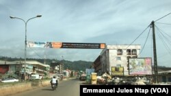 Visage de ville morte à Bamenda, où les activités économiques de l’avenue commerciale sont paralysées pendant 5 jours, Cameroun, le 20 mai 2018. (VOA/Emmanuel Jules Ntap)