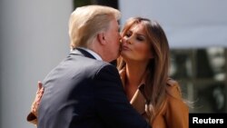 Melania Trump ahobera Umushingantahe wiwe Donald Trump