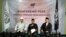 Para pengurus pimpinan pusat HTI dalam sebuah konferensi pers di kantor HTI Pusat Jakarta Mei 2017. (Foto: Andylala/VOA)