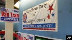 هه‌ڵمه‌ته‌کانی بانگه‌شه‌ی هه‌ڵبژاردن له‌ ویلایه‌تی کالیفۆرنیا، دووشه‌ممه‌ 25 ی ده‌ی 2010