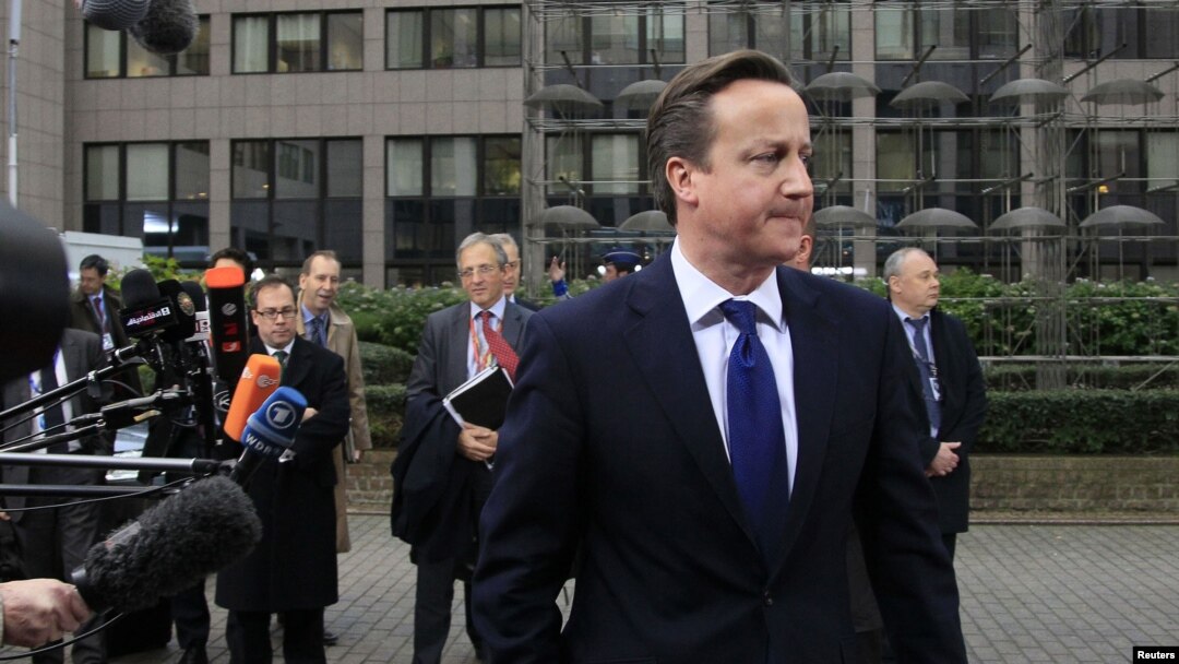 Perdana Menteri Inggris, David Cameron tiba di kantor pusat Uni Eropa di Brussels untuk menghadiri KTT Uni Eropa terkait anggaran (23/11).