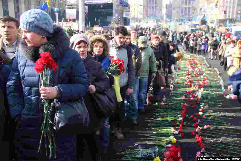 Вшанування загиблих на Майдані.