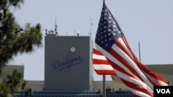 El Dodger Stadium, la casa de Los Angeles Dodgers, equipo que ha recibido una oferta de un grupo inversor financiado por el gobierno chino.