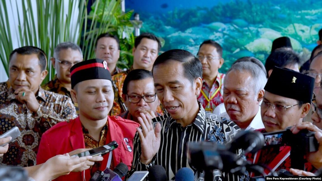 Presiden Joko Widodo di Manado, Sulawesi Utara Rabu, 15 November 2017. Presiden Jokowi menanggapi pertanyaan wartawan mengenai kasus e-ktp dengan tersangka ketua DPR Setya Novanto. (Fpto: Biro Pers Kepresidenan)