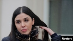 Emma Coronel durante el juicio a su esposo, "El Chapo" Guzmán en una corte federal de Nueva York, el 12 de febrero de 2019.