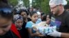 Le ministre turc de l'Intérieur menace d'envoyer 15.000 réfugiés chaque mois en Europe